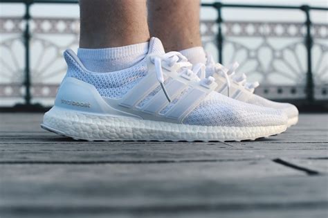 ultra boost 2.0 white us13.5